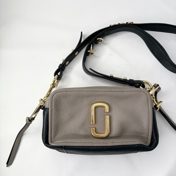 Marc Jacobs Handbags - Marc Jacobs Camera SnapShot Bag Softshot 27